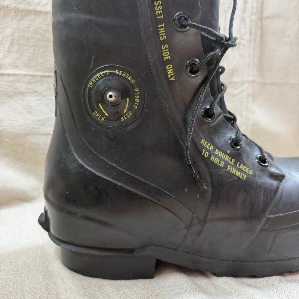 Bata Mickey Mouse Boots 9R Military Issue Extreme Cold Weather (-20F) Unissued